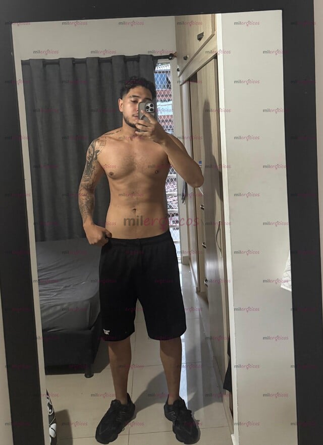 FOTOS DE COLOMBIANO, CON BUEN CULO Y BUENA VERGA VARONIL DISPONIBLE