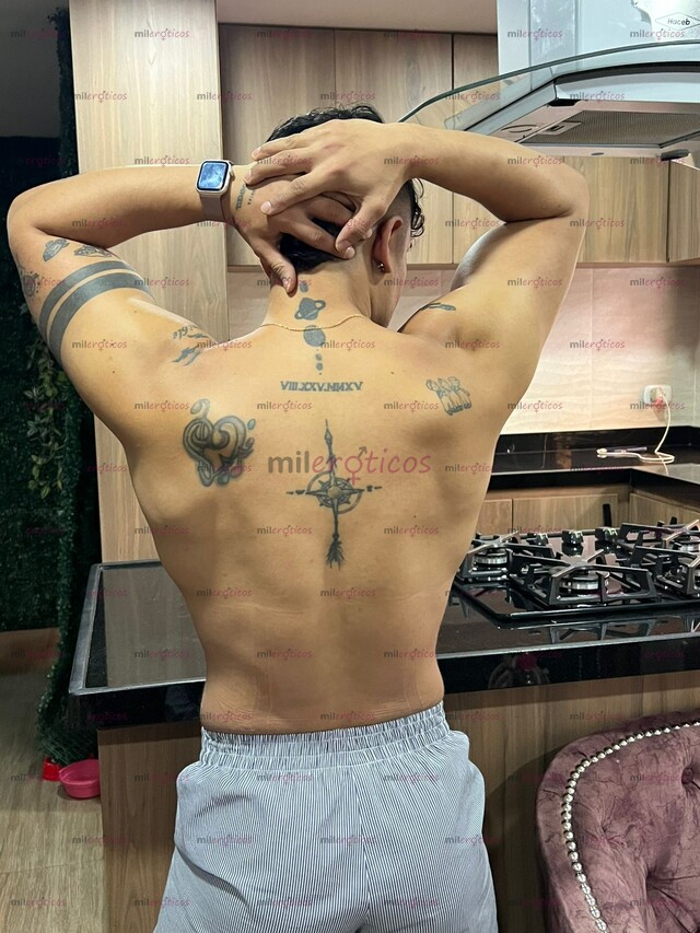 FOTOS DE VARONIL, ATENTO Y CON CUERPO DE ESCÁNDALO