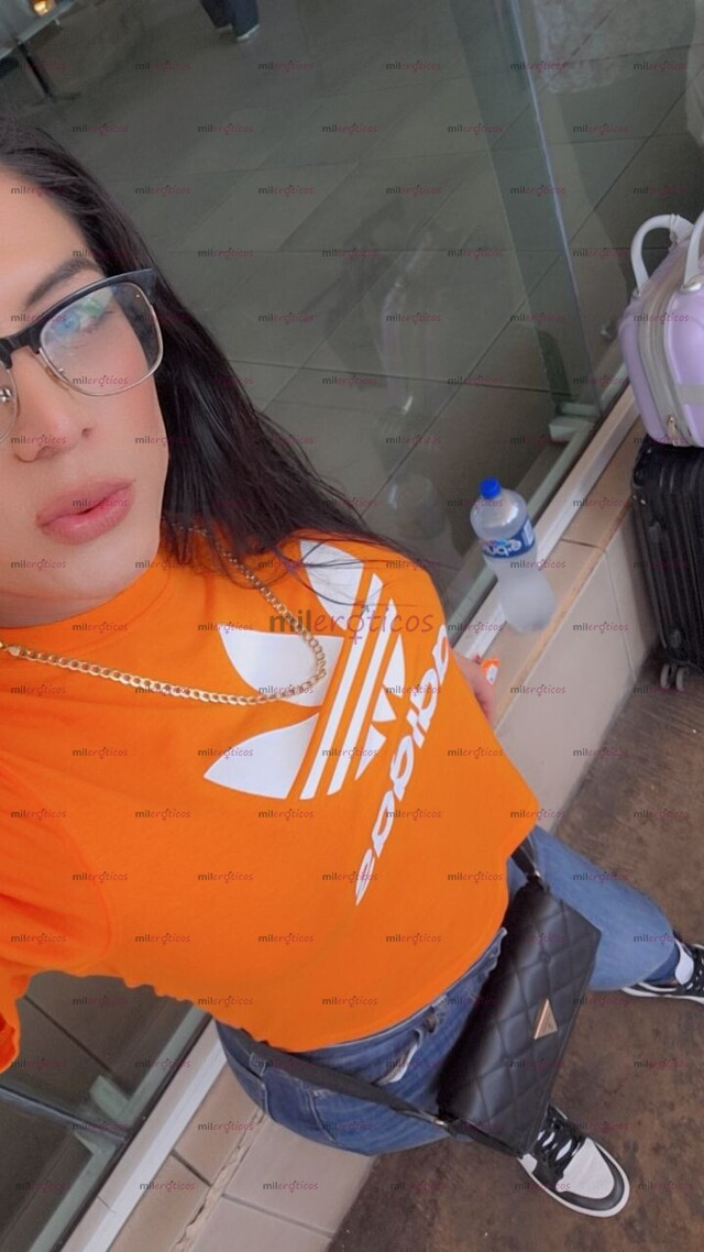 FOTOS DE HERMOSA TRANY CON UN RICO TROZO LECHERO PARA TI VEN DESLECHARME UNICO DIA