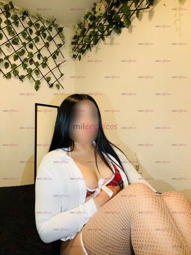 FOTOS DE PELINEGRA DE 20 AÑOS NUEVA EN EL MEDIO CON GANAS DE EXPERIMENTAR