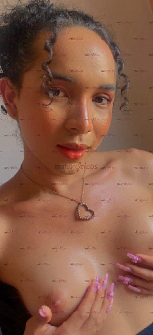 FOTOS DE UNA REINA DE VUELTA PARA TI , CON BUENA POLLA , BUEN CULO Y BUENAS TETAS