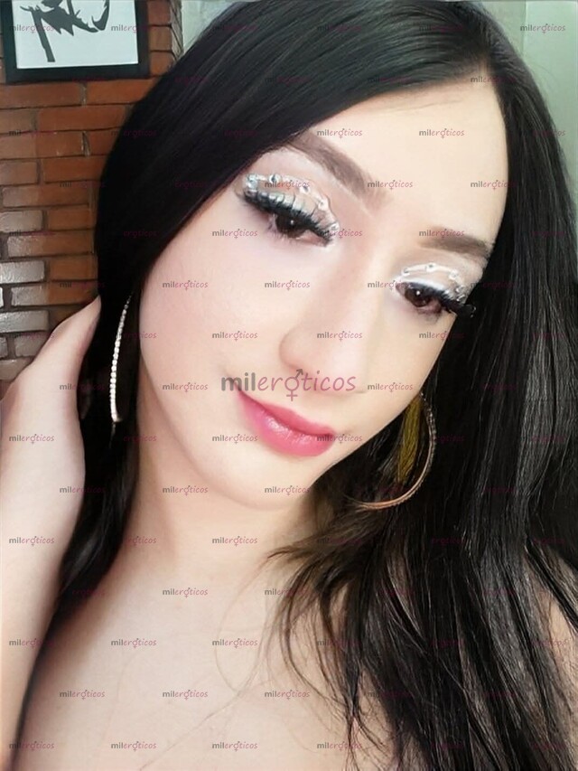 FOTOS DE DELYCIA TRANS 22CM VERSÁTIL SUPER MENTE ABIERTA Y DESCOMPLICADA