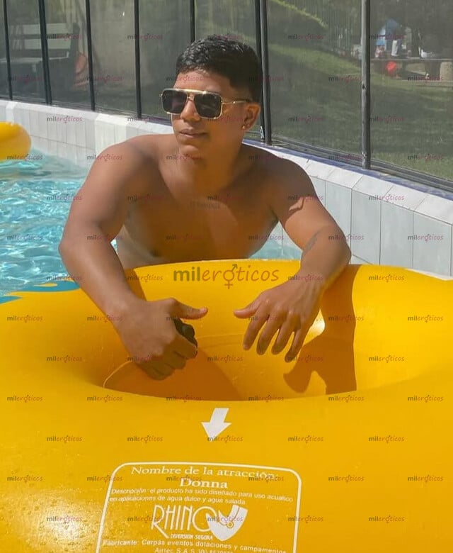FOTOS DE COSTEÑO MORENO CON BUENA PRESENCIA DISPUESTO A CUMPLIR TUS FANTASÍAS SEXUALES