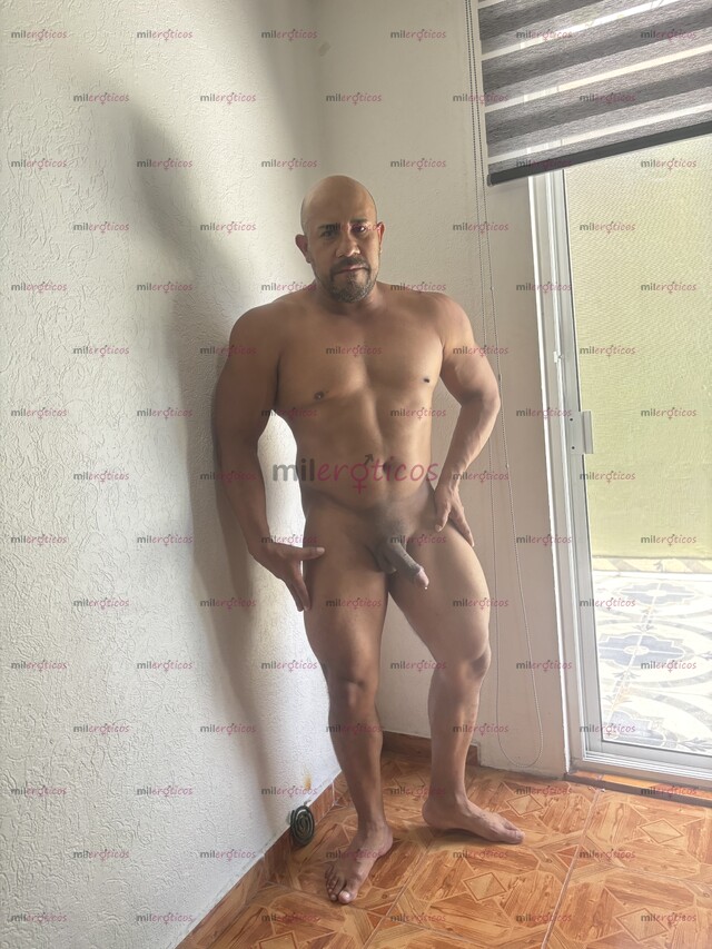 FOTOS DE FISICULTURISTA ACTIVO, CON BUENA HERRAMIENTA Y MUY CALIENTE