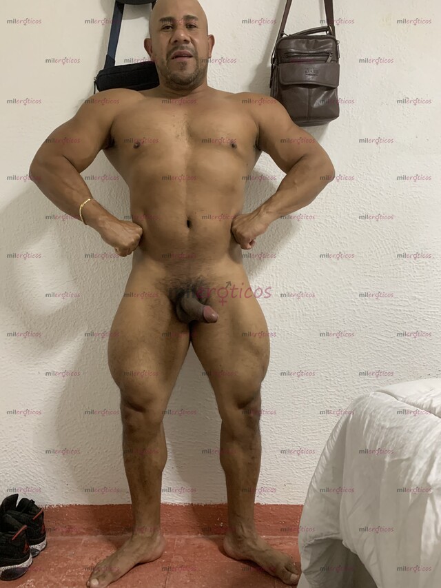 FOTOS DE FISICULTURISTA ACTIVO, CON BUENA HERRAMIENTA Y MUY CALIENTE