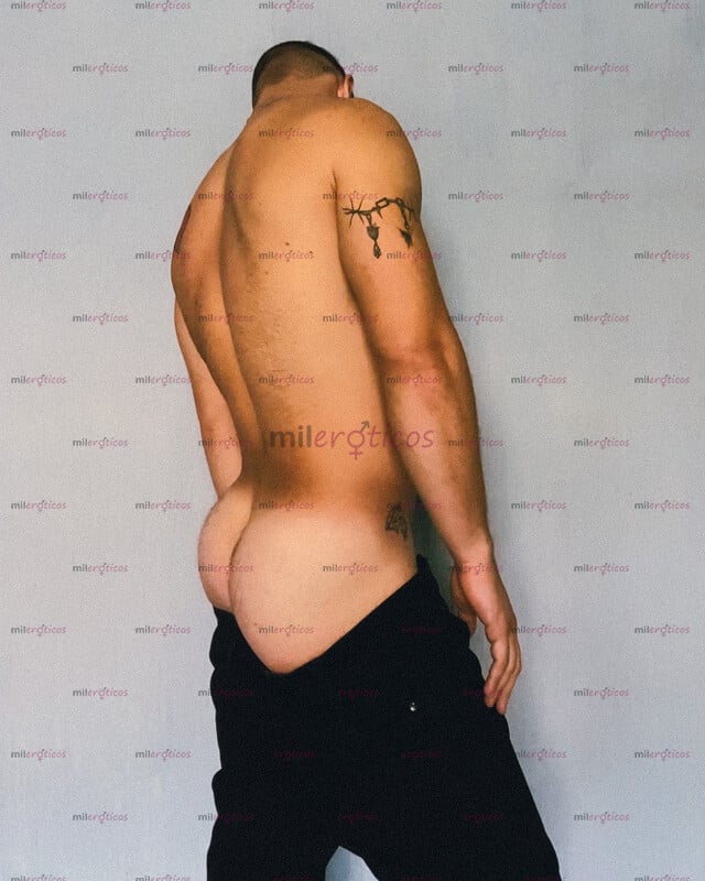 FOTOS DE ERIK. SEXY ATLÉTICO Y MUY GUAPO. LO MEJOR QUE HAY