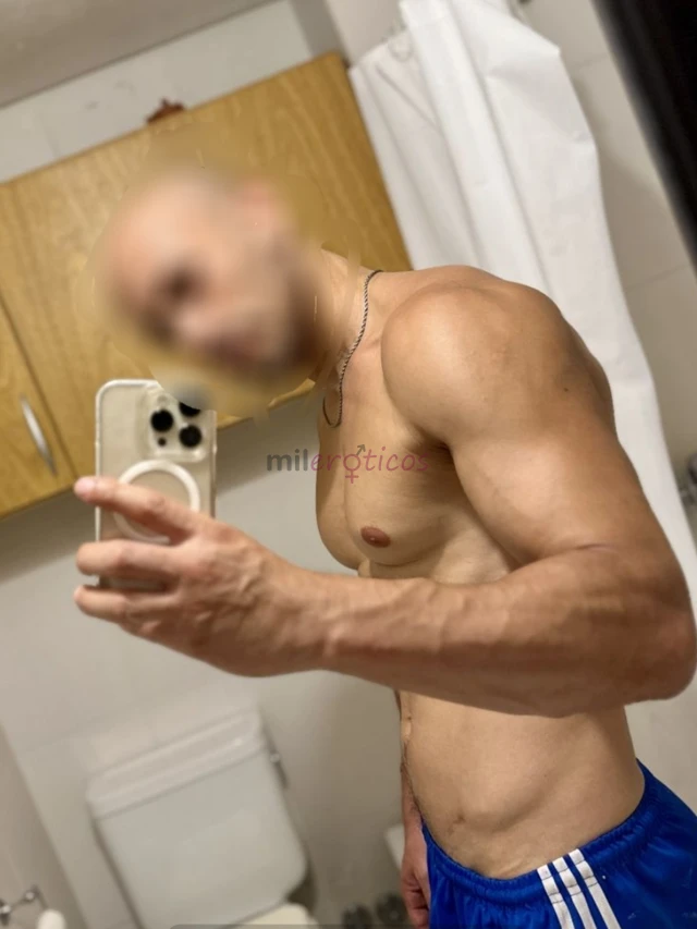 Buscas una experiencia elegante respetuosa y placentera soy un caballero maduro discreto y bien presentado disponible para acompanar a mujeres o parej...