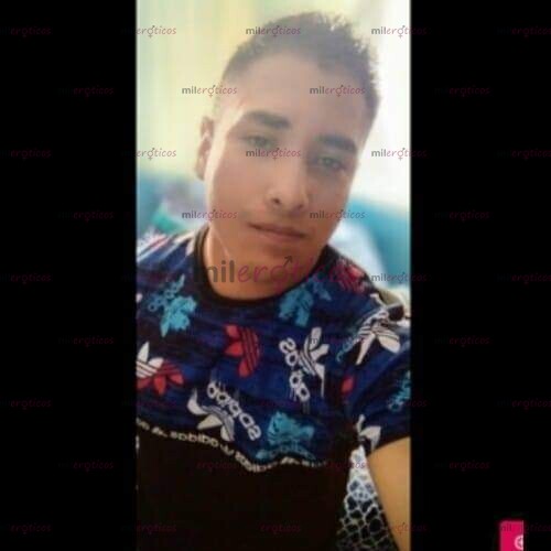 FOTOS DE MORENO CON CUERPO SEMI ATLETICO COMPLACIENTE