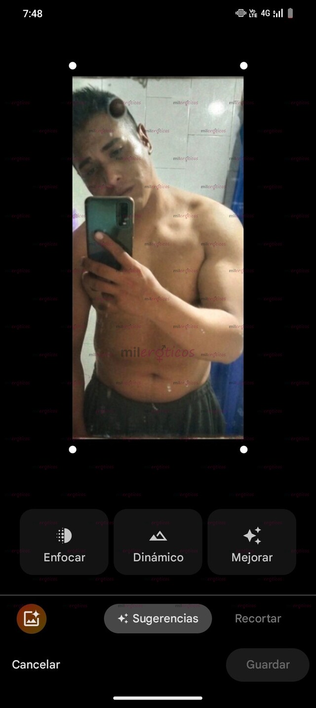 FOTOS DE MORENO CON CUERPO SEMI ATLETICO COMPLACIENTE