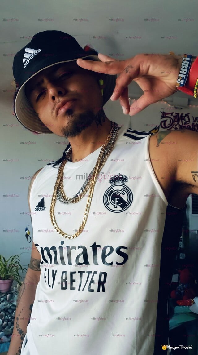 FOTOS DE CHACAL FUTBOLERO, ACA SE SUDA LA CAMISETA DETONANDO Y LLENANDO CULOS DE SEMEN