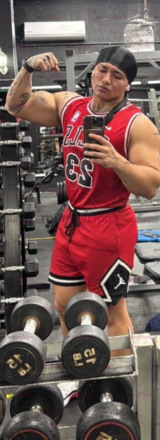 FOTOS DE POCOS DIAS! .!JOVEN HETERO COLOMBIANO GUAPO MAMADO 20CM PARA QUE BRINQUES.!!