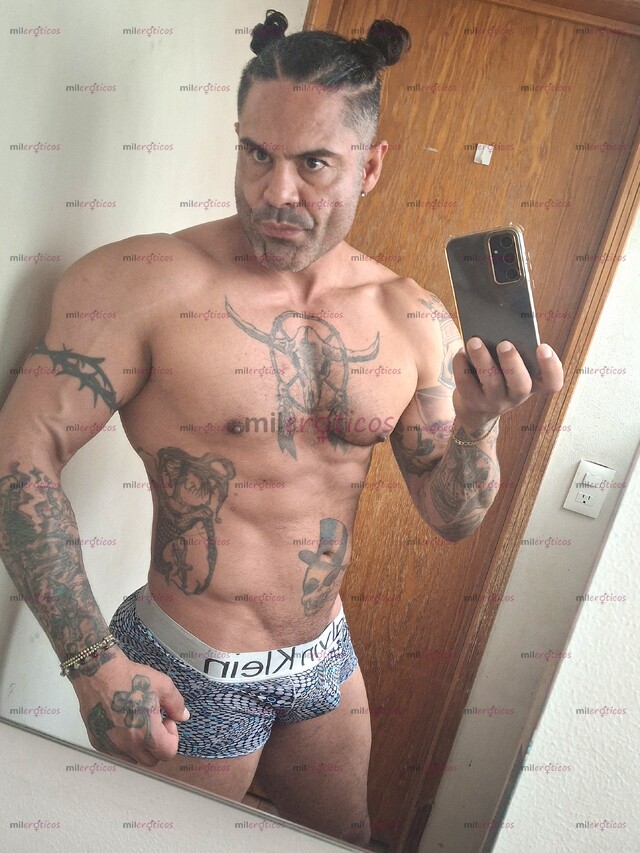 FOTOS DE MACHO MUSCULOSO HÉTERO UN HOMBRESOTE FIT Y VERGÓN