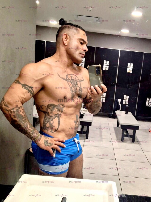 FOTOS DE MACHO MUSCULOSO HÉTERO UN HOMBRESOTE FIT Y VERGÓN