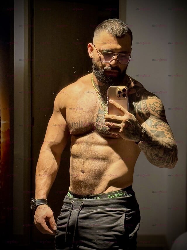 FOTOS DE EXTRANJERO CON PORTE MASCULINO MASAJISTA Y CREADOR DE EXPERENCE
