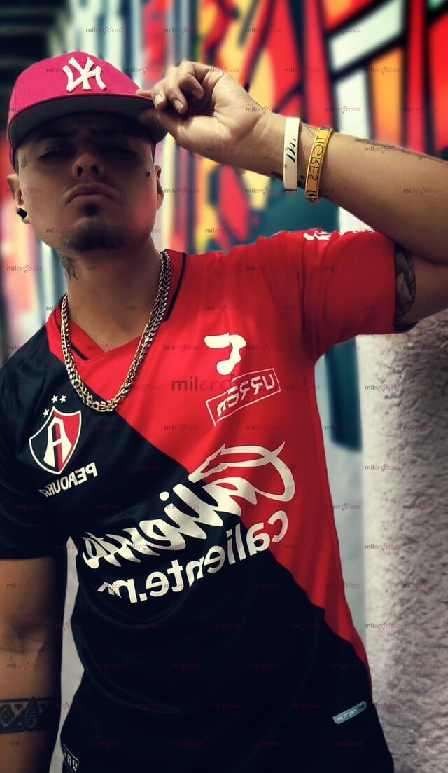 FOTOS DE CHACAL CON FINTA DE MALANDRO, TRAIGO EL FIERRO BIEN DURO PA CLAVARTELO