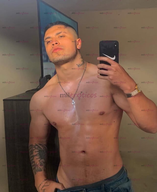 FOTOS DE MAN ATRACTIVO CON BUEN CUERPO ALTO Y SEXY DISPONIBLE PARA SERVÍCIOS CONTACTAME