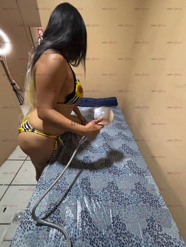 FOTOS DE ZOE DÉJAME CONSENTIRTE CON UN RICO BAÑO ESPUMOSO DE VAPOR.