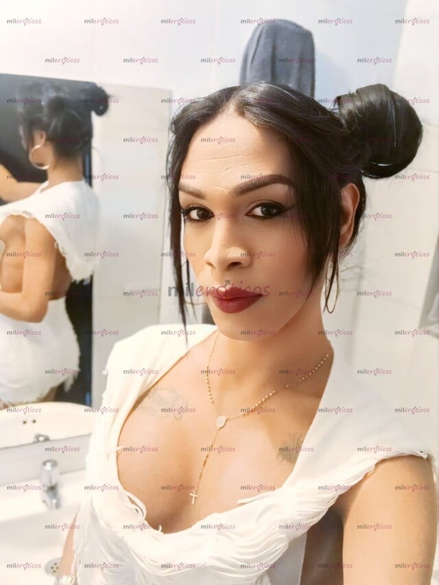 FOTOS DE CARNE FRESCA DISFRUTA DE UNA BUENA EXPERIENCIA CON UNA VERDADERA CHICA TRANSEXUA
