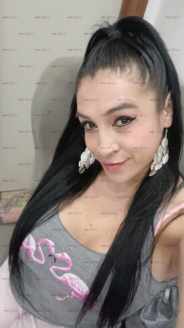 FOTOS DE SOY ELIZABETH LA PELINEGRA MÁS CALIENTE Y COMPLACIENTE DE LA RED,LLAMAME PAPI