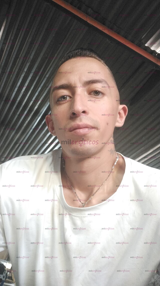 FOTOS DE JOVEN ZARCO MONO DISPUESTO A COMPLACER TODAS TUS FANTASÍAS