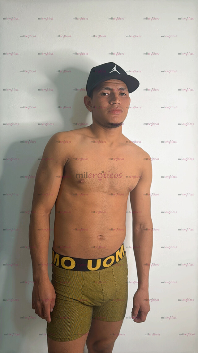 FOTOS DE MAX EXTRANJERO DOTADO RECIÉN LLEGADO A CDMX