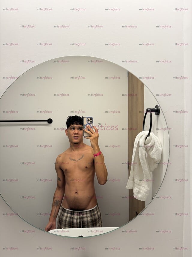 FOTOS DE JOVEN MUY CALIENTE , SITIO PRIVADO 21CM DE VERGA MUY MORBOSO