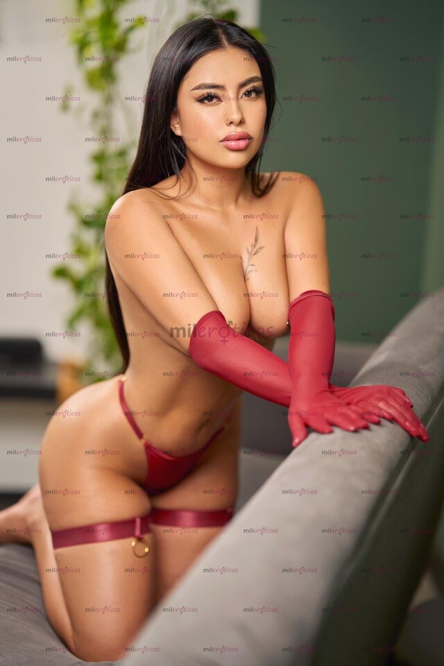 FOTOS DE ENCANTO COLOMBIANO QUE TE INCITA A PECAR RICA Y TRAVIESA MODELO DE 20 AÑOS DISPO