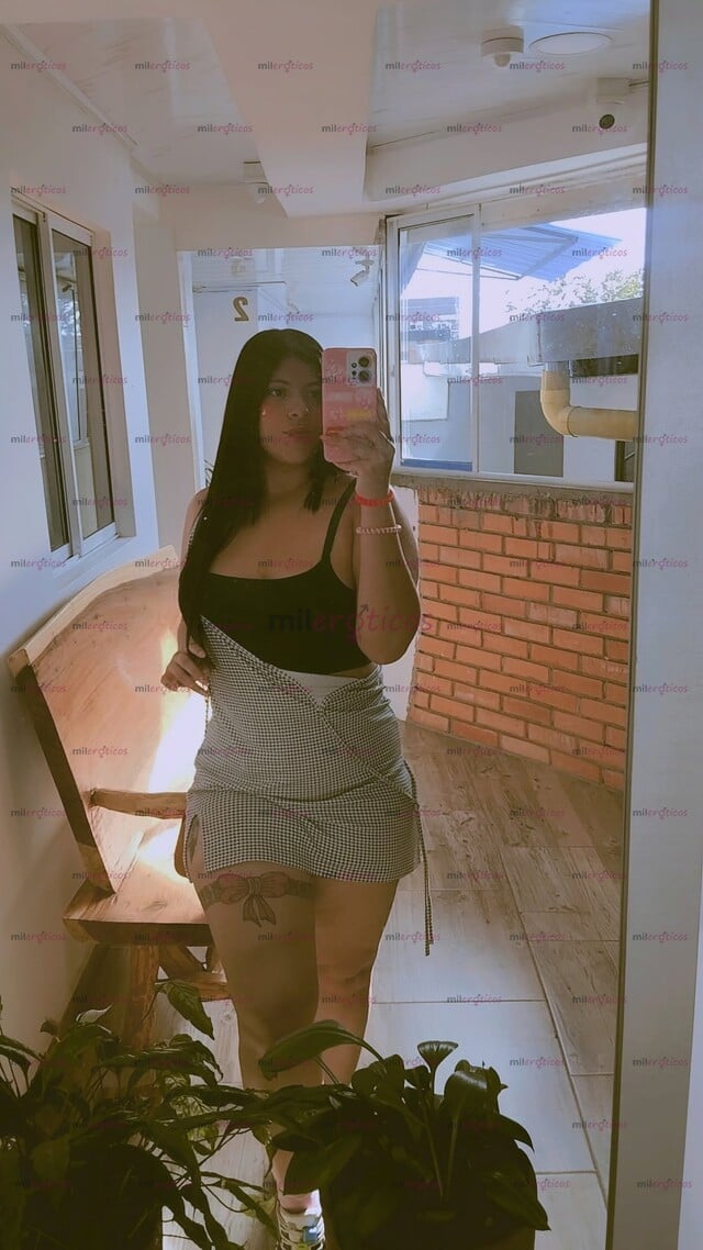FOTOS DE UNA QUINDIANA HERMOSA PELINEGRA EXÓTICA COLOMBIANA