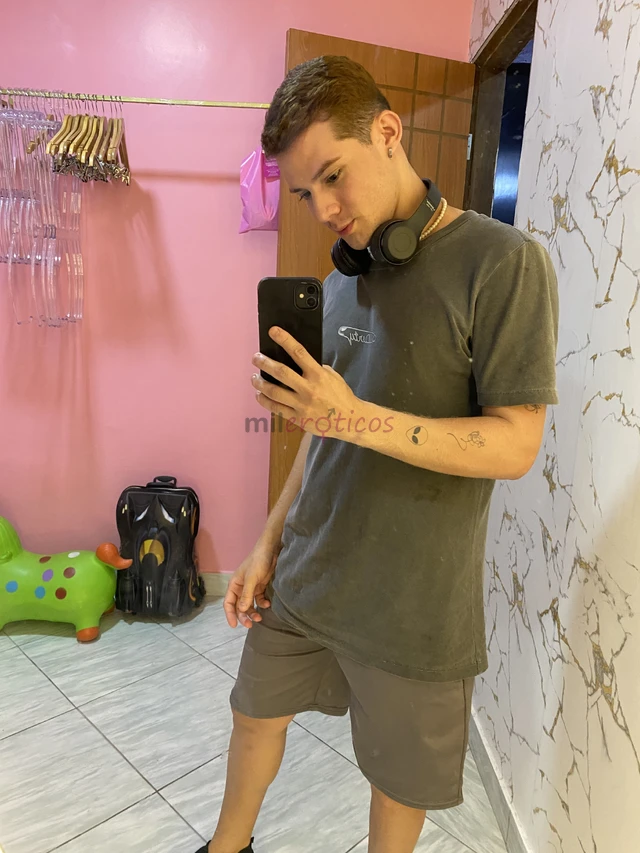 Ola meus queridos muitissimo prazer sou o junior lima sou um garoto branquinho e gostoso amp estou aqui para te proporcionar um atendimento excelente...