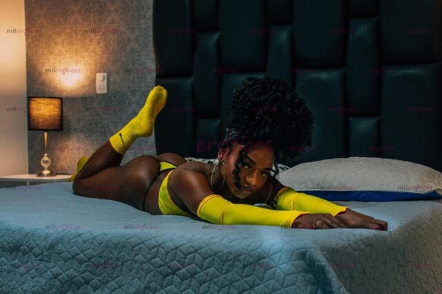 FOTOS DE HOLA SOY UNA MORENA DE 22 AÑOS QUIERE JUGAR Y CONOCER AMIGOS QUE HAGAN TRAVESURA