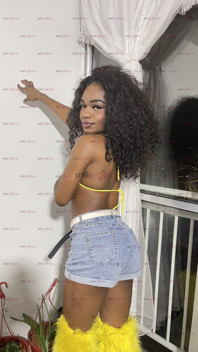 FOTOS DE HOLA SOY UNA MORENA DE 22 AÑOS QUIERE JUGAR Y CONOCER AMIGOS QUE HAGAN TRAVESURA