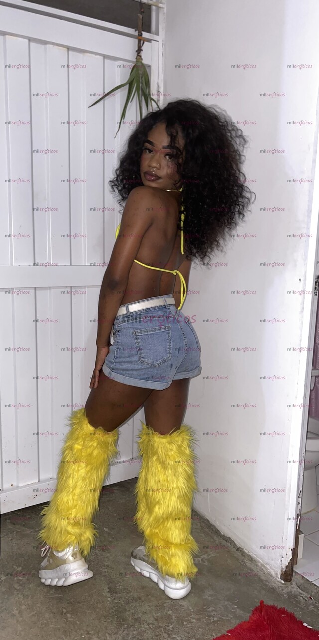 FOTOS DE HOLA SOY UNA MORENA DE 22 AÑOS QUIERE JUGAR Y CONOCER AMIGOS QUE HAGAN TRAVESURA