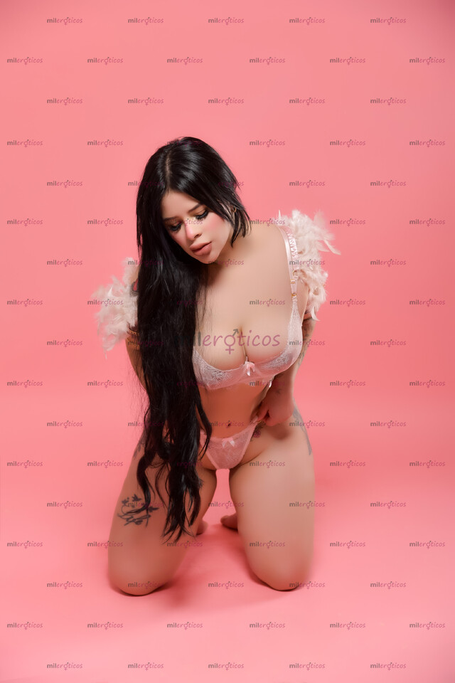 FOTOS DE ARI MILLER VENEZOLANA CHAPARRITA VOLUPTUOSA SÚPER ELEGANTE Y CACHONDA