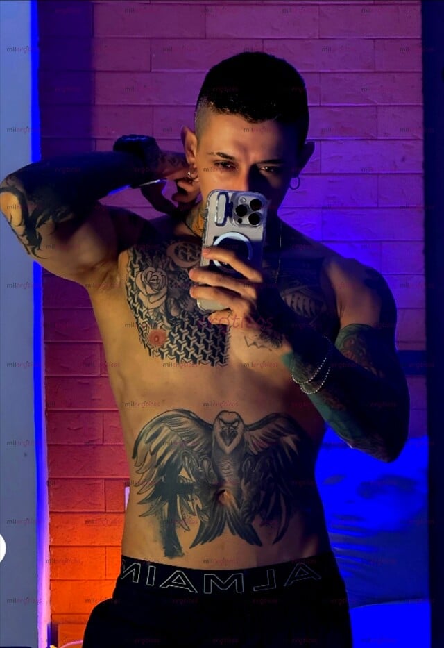 FOTOS DE MYKE, UN COLOMBIANO ACTOR XXX NUEVO EN CDMX