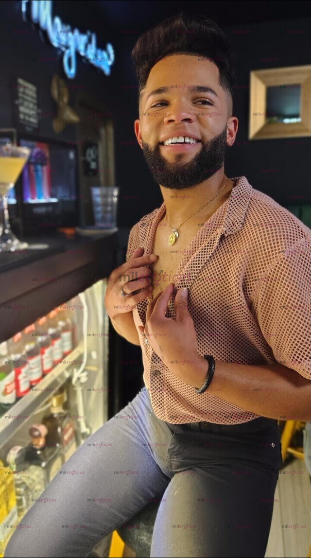 FOTOS DE TRIGUEÑO DOTADO DE CULO Y VERGA AGUANTADOR BIEN CALIENTE