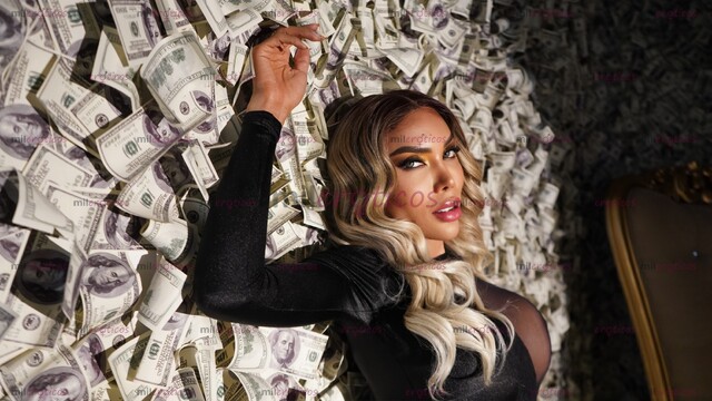 FOTOS DE LIZZY LAYNEZ ACTRIZ PORNO POCOS SUPER LECHERA!!!