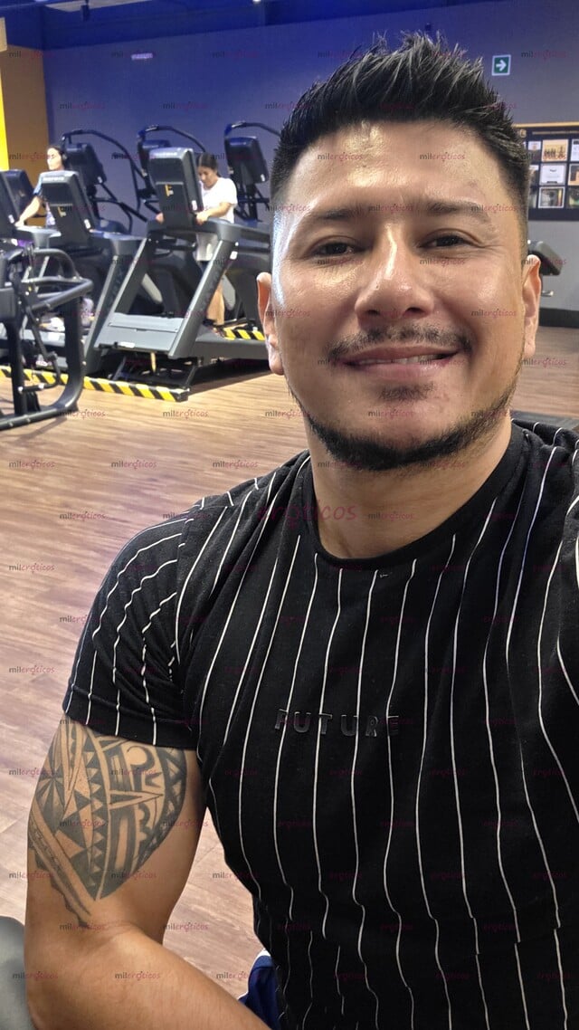FOTOS DE VATO 100% NORTEÑO CALIENTE, MORBOSO CON MUY BUENA VERGA LISTO PARA DETONARTE