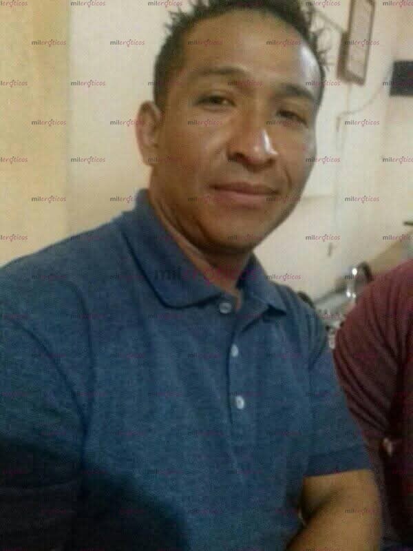 FOTOS DE ACTRATIVO JOVEN DE 35 AÑOS Y 20 . 21 CM DE PLACER PARA MUJERES Y CUMPLO SUS FAN