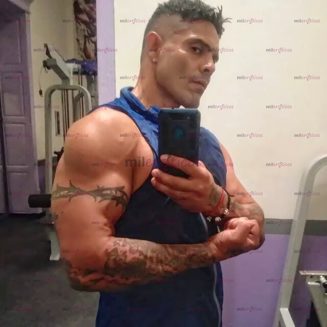 FOTOS DE UNOS BRAZOTES DE MACHO ESPALDÓN, HOMBRESOTE VERGON Y CALIENTE