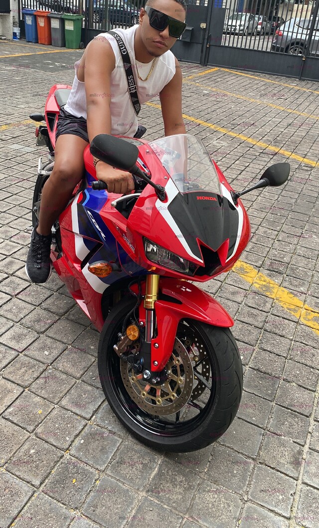 FOTOS DE VENEZOLANO VERGON XL LLEGÓ A CUMPLIR TUS FANTASÍAS