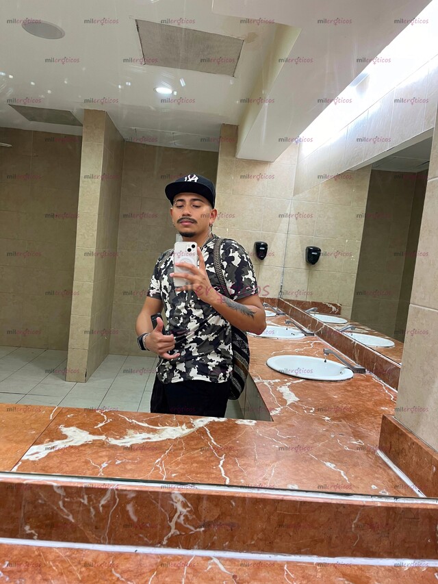 FOTOS DE CALIENTE LECHERO DE 23 AÑOS , VAMOS A PASARLA RICO CON LUGAR