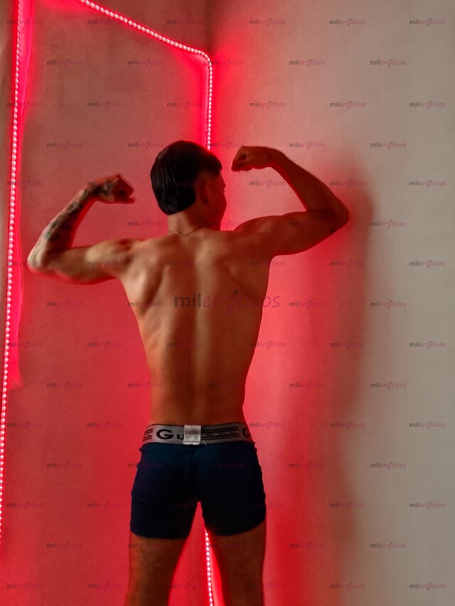 FOTOS DE PELINEGRO DELGADO ATRACTIVO TIERNO CALIENTE CON GANAS DE PASAR UN RATO AGRADABLE