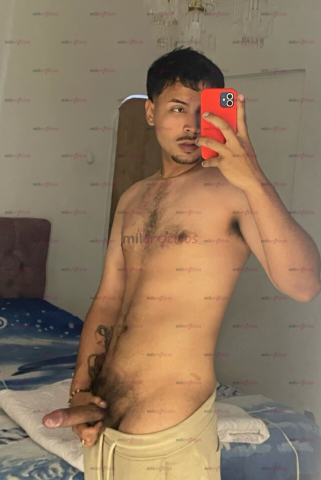 FOTOS DE POLLO ALTO VARONIL Y DOMINANTE TU MACHO IDEAL PARA CUMPLIR TODAS NECESIDADES