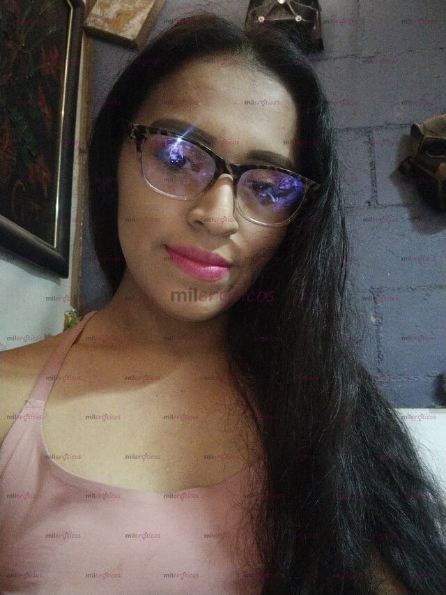 FOTOS DE KARLITA CIFÖV. NENA TRANS DISPONIBLE. MUY FEMENINA.