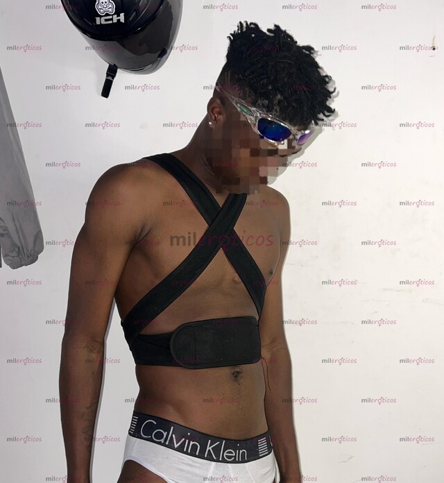 FOTOS DE ANDRES, CHICO COMPLACIENTE VERGA DE INFARTO 1.90CM DE ALTURA