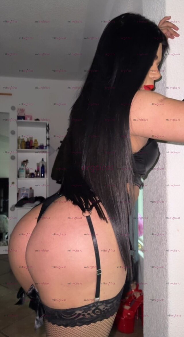 FOTOS DE VEN AMOR TE RECIBO EN LENCERÍA SUPER SEXY FALDITAS DE LÁTEX, LIGUEROS,TANGUITAS