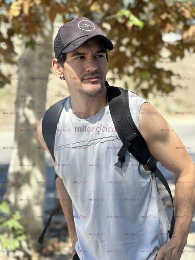 FOTOS DE VARÓN ATRACTIVO Y MUY COMPLACIENTE. DÉJATE CONSENTIR POR EL PLACER DE SER TU.