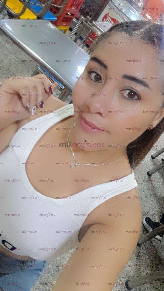 FOTOS DE HOLA MIS AMORES SOY LESLY UNA VOLUPTUOSA Y SEXUAL PEREIRANAA