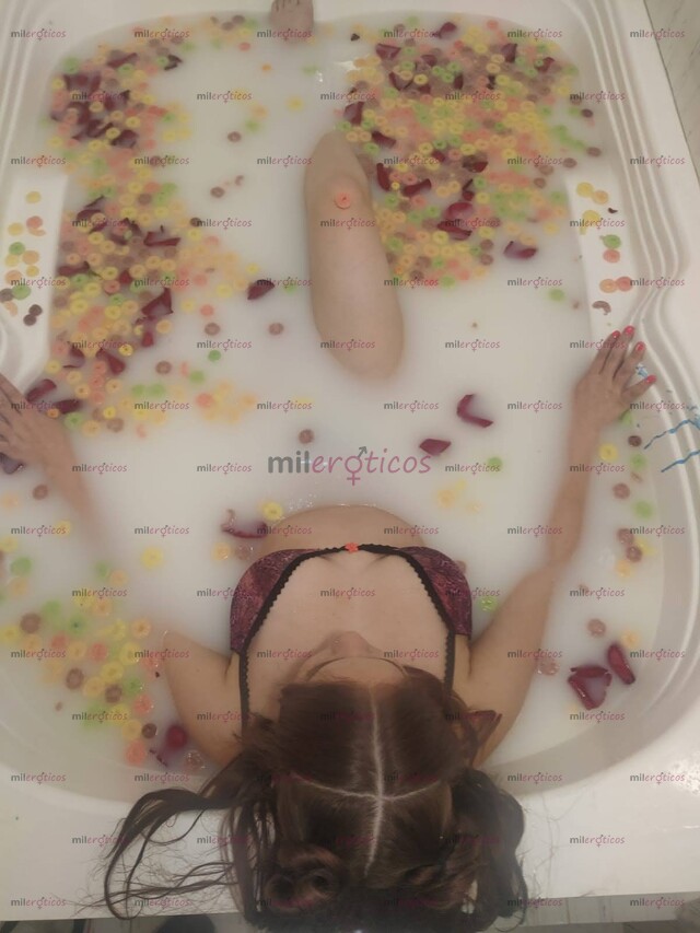 FOTOS DE ESTRECHITA CON MUCHAS GANAS DE COMPLACERTE SOLO DIAS