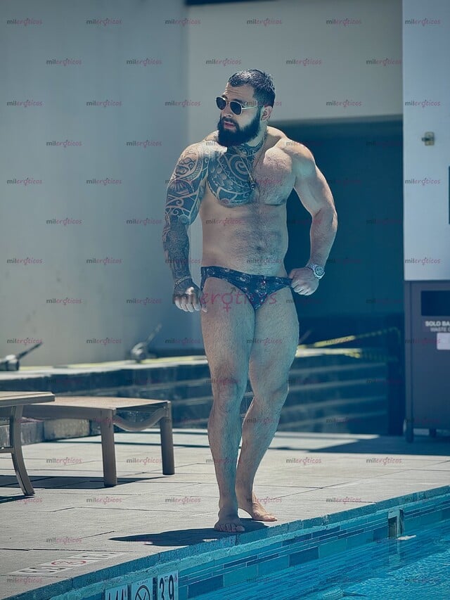 FOTOS DE EXTRANJERO CON PORTE MASCULINO MASAJISTA Y CREADOR DE EXPERENCE